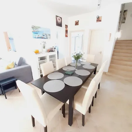 Tatil Evi Laura Medencevel *