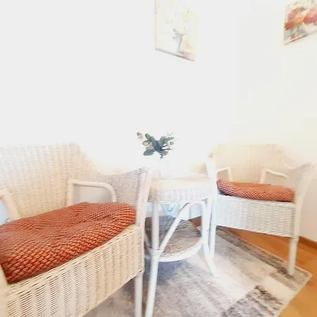 Tatil Evi Laura Medencevel
